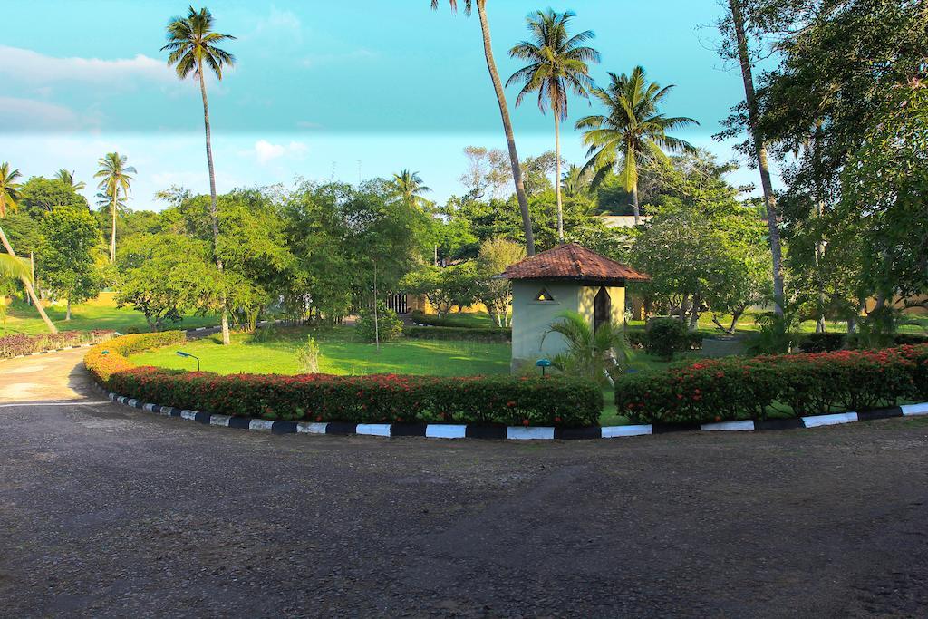 Fishermans Bay Hotel Weligama Exterior photo