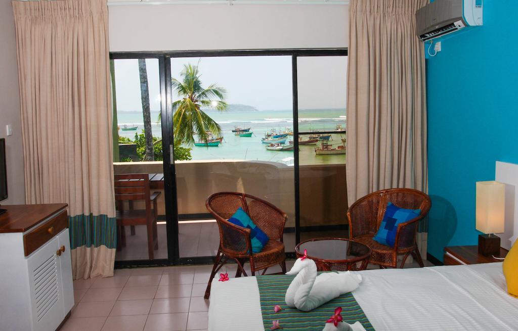 Fishermans Bay Hotel Weligama Room photo