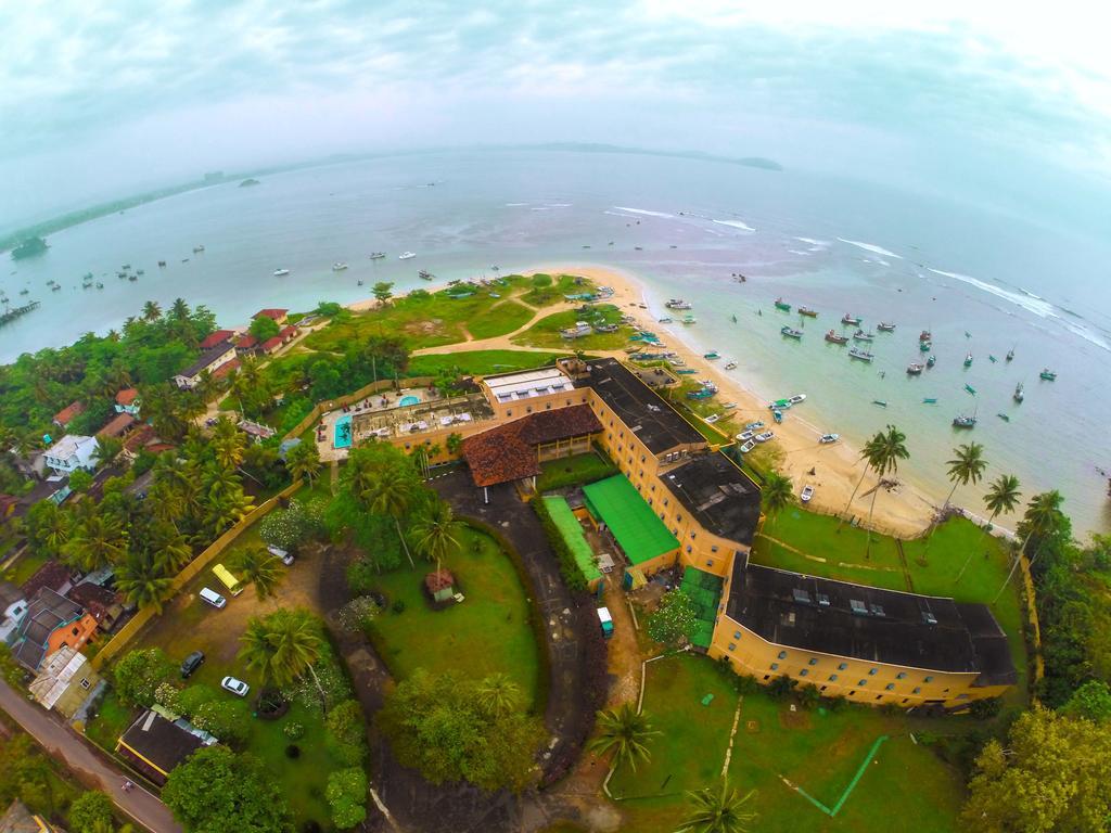 Fishermans Bay Hotel Weligama Exterior photo