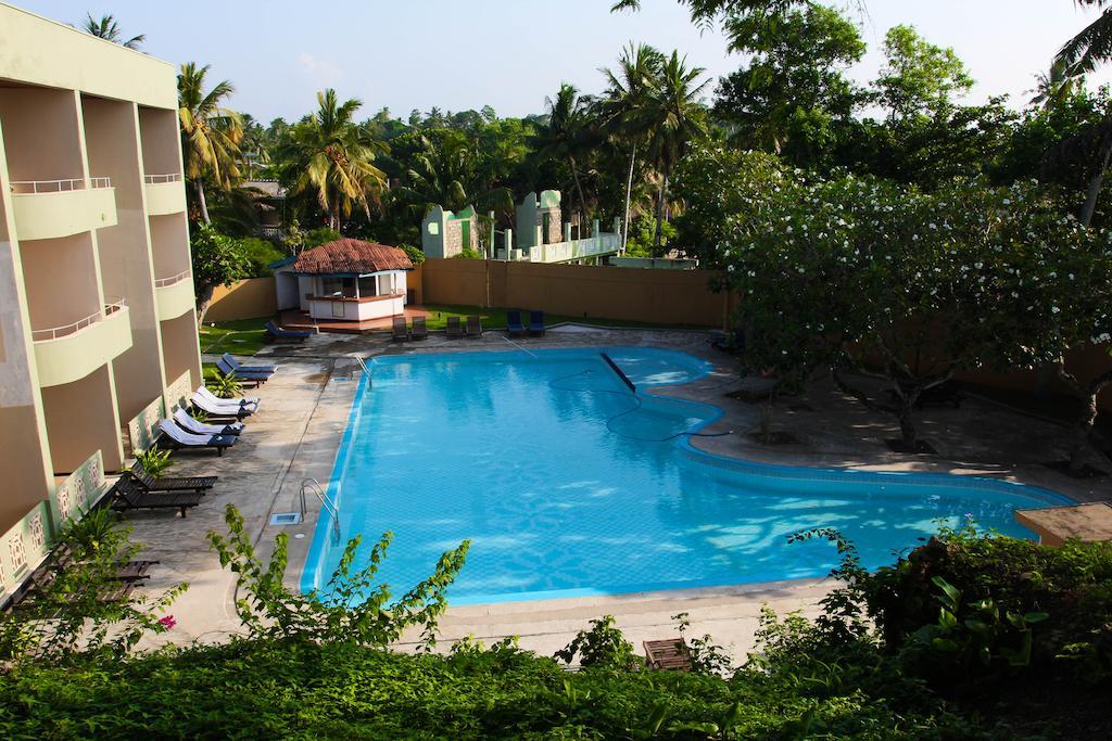 Fishermans Bay Hotel Weligama Exterior photo